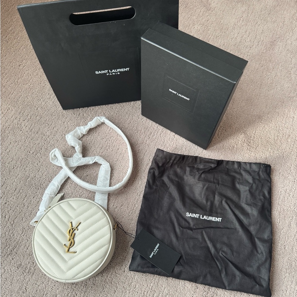 Saint Laurent White Chevron Quilted Crossbody Bag - Picture 6 of 6